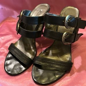 Harley-Davidson 2 1/2” heels perfect pre loved condition great fit